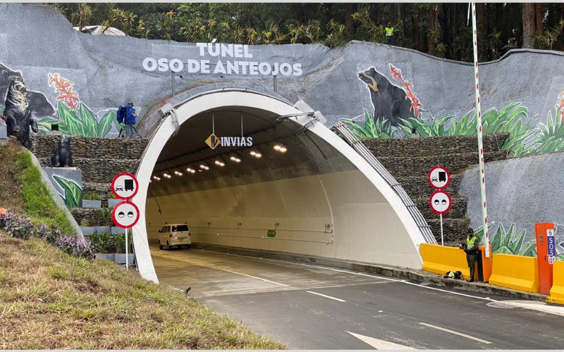 SE INAUGURA EL TÚNEL DE LA LÍNEA, EN COLOMBIA, ILUMINADO POR CARANDINI